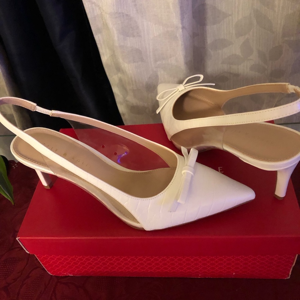 New white/clear sling back dress shoe by Kelly & Katie